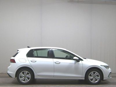 Gebraucht VW Golf VIII Life 150 PS (110 kW) 2022 Weiss Limousine