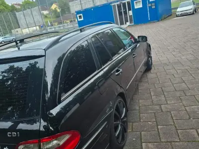 Gebraucht Mercedes E220 170 PS (125 kW) 2006 Schwarz Kombi