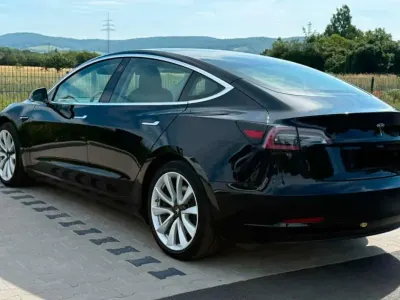 Gebraucht Tesla Model 3 253 kW (345 PS) 2019 Schwarz Limousine