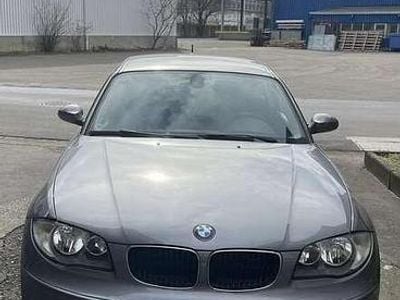 Gebraucht BMW 116 122 PS (89 kW) 2009 Grau Kleinwagen