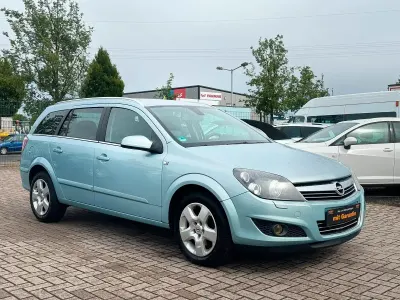 Gebraucht Opel Astra 116 PS (85 kW) 2009 Blau Kombi