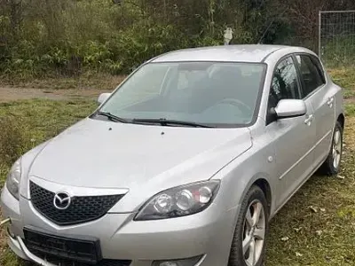 Używany Mazda 3 Active 105 KM (77 kW) 2006 Srebrny Sedan/Limuzyna