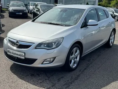 Gebraucht Opel Astra Sport 160 PS (117 kW) 2010 Silber Limousine