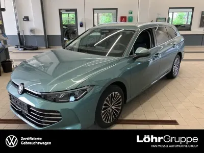 Gebraucht VW Passat Elegance 150 PS (110 kW) 2024 Blau Kombi