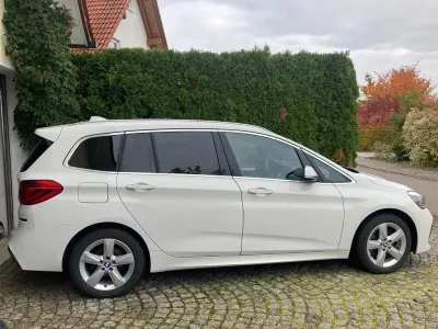 Gebraucht BMW 218 Gran Tourer M Sport 150 PS (110 kW) 2022 Weiß Van / Kleinbus
