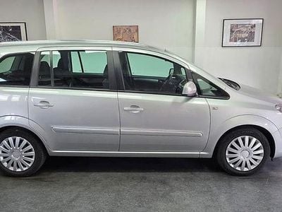 Usata Opel Zafira Family 116 CV (85 kW) 2012 Argento Monovolume