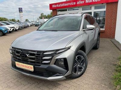 Neu Hyundai Tucson Essential 160 PS (117 kW) 2025 Silber SUV