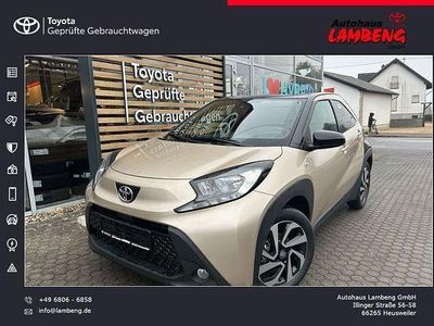 Gebraucht Toyota Aygo X Basis 72 PS (52 kW) 2024 Ginger beige metallic/ night sky black SUV