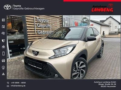 Ginger beige metallic/ night sky black Gebraucht 2024 Toyota Aygo X Basis SUV | 17.890 € (Fairer Preis)