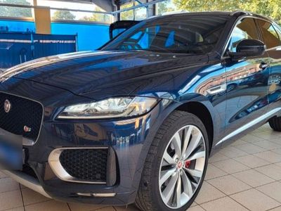 Second-hand Jaguar F-Pace First Edition 300 CP (220 kW) 2017 Albastru SUV
