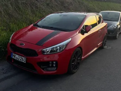 Używany Kia Ceed GT 204 KM (150 kW) 2014 Czerwony Hatchback