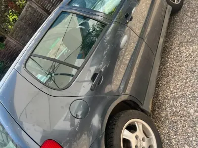 Gebraucht VW Polo 75 PS (55 kW) 2001 Grau Kleinwagen