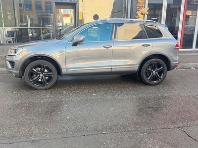 Grau Gebraucht 2016 VW Touareg SUV | 19.900 € (Fairer Preis)