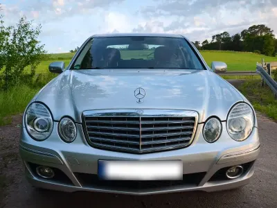 Gebraucht Mercedes E220 170 PS (125 kW) 2006 Silber Limousine