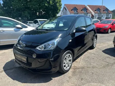 Gebraucht Hyundai i10 Select 67 PS (49 kW) 2019 Schwarz Kleinwagen