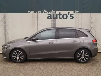 Gebraucht Mercedes B250 Advantage 224 PS (164 kW) 2021 Grau Kleinwagen