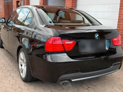 Gebraucht BMW 318 147 PS (108 kW) 2009 Schwarz Limousine