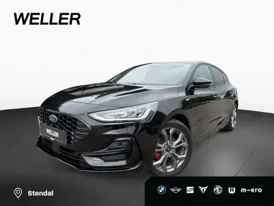 Gebraucht Ford Focus ST-Line 125 PS (91 kW) 2022 Black (schwarz) Limousine