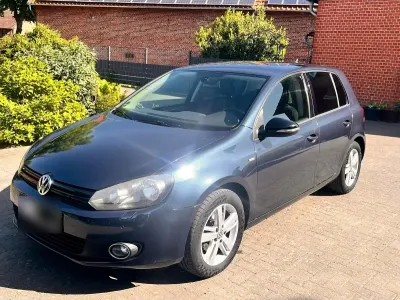Gebraucht VW Golf VII Match 105 PS (77 kW) 2012 Blau Limousine