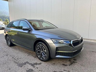 Grau Neu 2025 Skoda Octavia Selection Kombi | 38.900 € (Guter Preis)