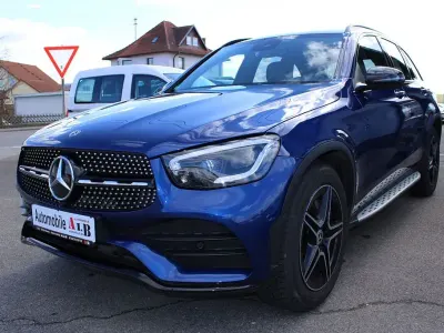 Gebraucht Mercedes GLC220 AMG line 194 PS (142 kW) 2019 Blau SUV