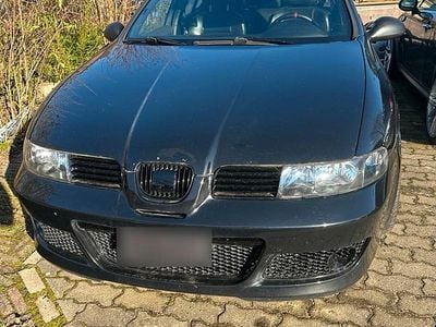 Second-hand Seat Leon CUPRA 225 CP (165 kW) 2004 Negru Hatchback