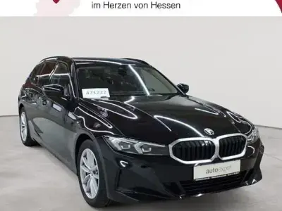 Gebraucht BMW 330 Sport Line 286 PS (210 kW) 2023 Schwarz uni Kombi