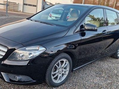 Usata Mercedes B180 122 CV (89 kW) 2012 Nero Monovolume