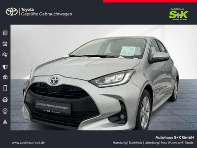 Gebraucht Toyota Yaris Comfort 116 PS (85 kW) 2023 Silver metallic Kleinwagen