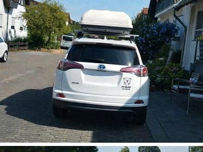 Weiß Gebraucht 2018 Toyota RAV4 SUV | 19.500 €