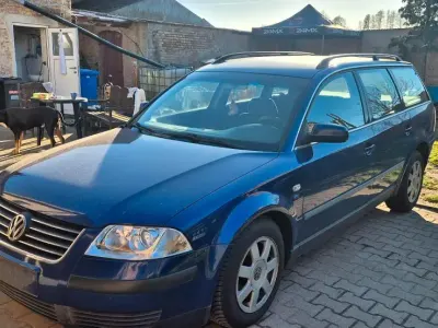 Gebraucht VW Passat 131 PS (96 kW) 2001 Blau Kombi