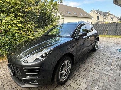Porsche Macan S