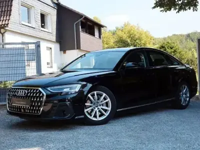 Gebraucht Audi A8 Ambiente 286 PS (210 kW) 2023 Schwarz Limousine