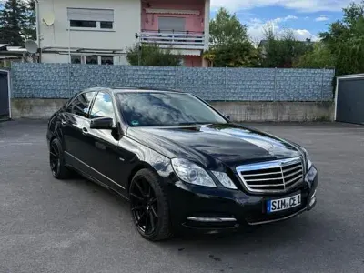 Gebraucht Mercedes E300 Avantgarde 231 PS (169 kW) 2013 Schwarz Limousine