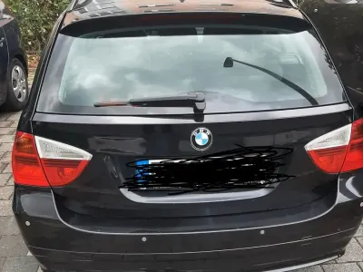 Gebraucht BMW 320 150 PS (110 kW) 2007 Schwarz Kombi