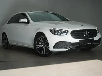 Gebraucht Mercedes E400 Avantgarde 330 PS (242 kW) 2022 Weiß Limousine