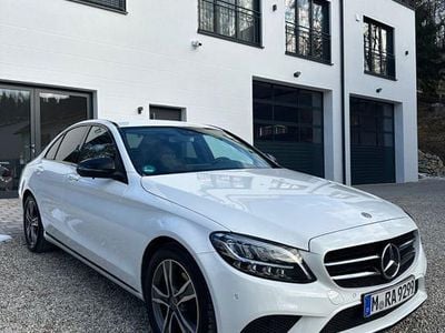 Gebraucht Mercedes C180 156 PS (114 kW) 2020 Weiß Limousine