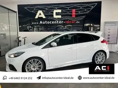 Used Ford Focus RS 350 HP (257 kW) 2017 White Sedan