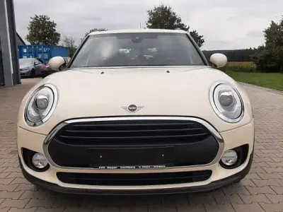 Gebraucht Mini One Clubman 102 PS (75 kW) 2018 Weiß Kombi