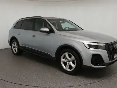 Używany Audi Q7 Ambiente 231 KM (169 kW) 2025 Srebrny SUV