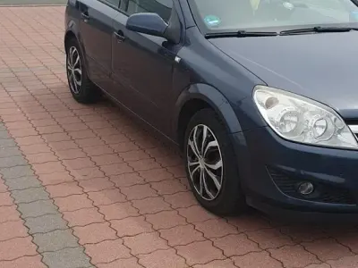 Gebraucht Opel Astra 120 PS (88 kW) 2008 Blau Limousine