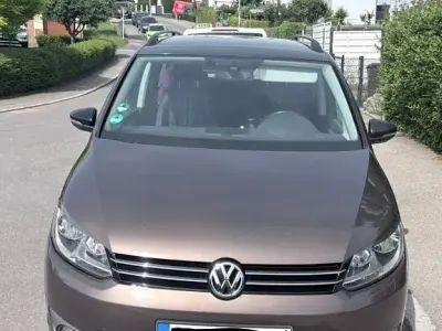Gebraucht VW Touran Match 105 PS (77 kW) 2012 Braun Van / Kleinbus