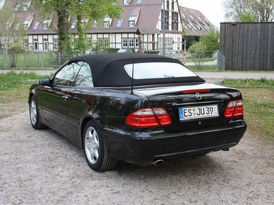 Second-hand Mercedes CLK230 Elegance 197 CP (144 kW) 2000 Negru Cabrio
