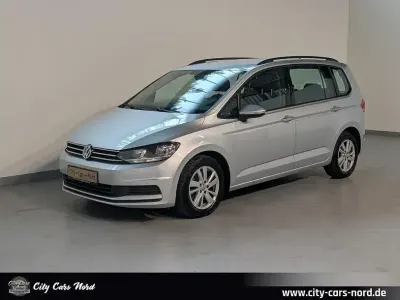 Gebraucht VW Touran Comfortline 150 PS (110 kW) 2020 Silber Van / Kleinbus