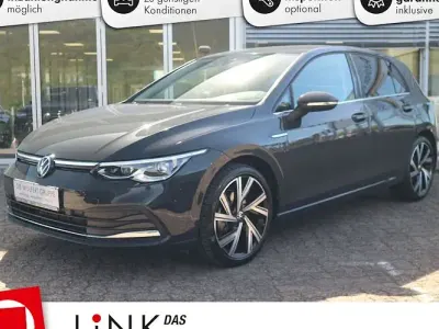 Gebraucht VW Golf VIII Style 150 PS (110 kW) 2024 Grau Limousine