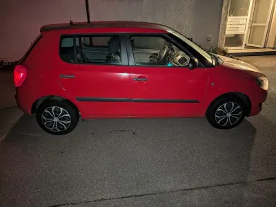 Brugt Skoda Fabia Ambiente 69 HK (50 kW) 2010 Rød Sedan