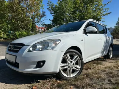 Gebraucht Kia Ceed Sportswagon 143 PS (105 kW) 2008 Weiß Kombi