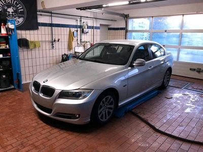 gebraucht BMW 318 E90 I