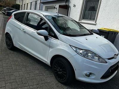 Gebraucht Ford Fiesta 82 PS (60 kW) 2010 Weiß Kleinwagen