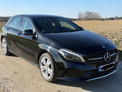 Gebraucht Mercedes A180 Edition 122 PS (89 kW) 2016 Schwarz Limousine
